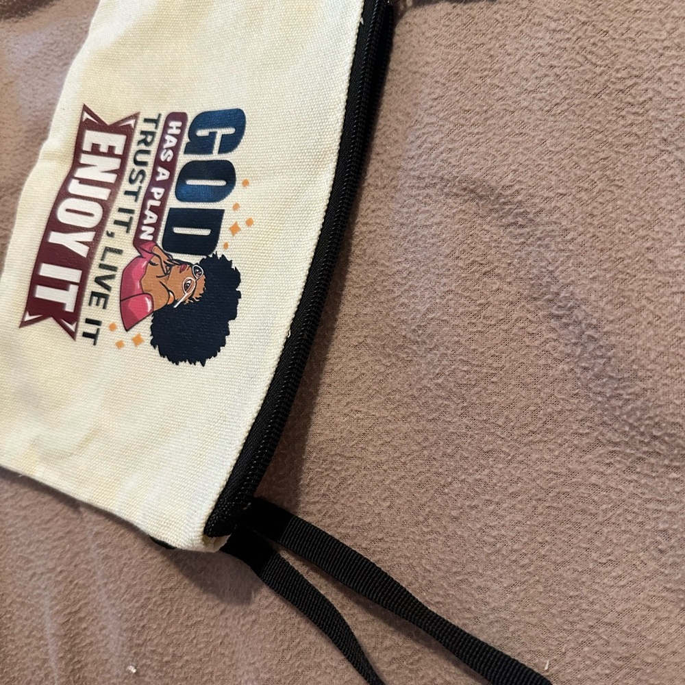 Stylish Cream Wristlet Clutch - Picture 7 of 9